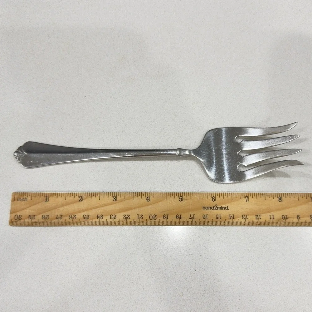 Oneida Stainless Steel Cold Meat Serving‎ Fork Scalloped Handle 8.5 Inch Silver